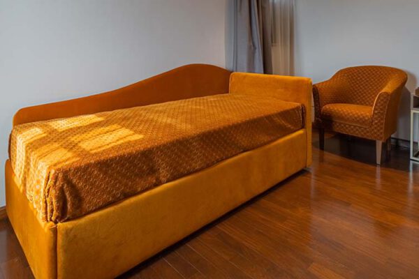 02-camera-deluxe-le-cappuccinelle-1200x500-1 02-camera-deluxe-le-cappuccinelle-1200x500-1