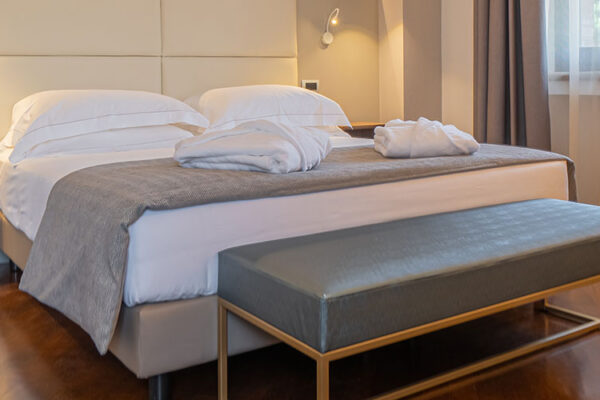 03-camera-superior-le-cappuccinelle-1200x500-1 03-camera-superior-le-cappuccinelle-1200x500-1